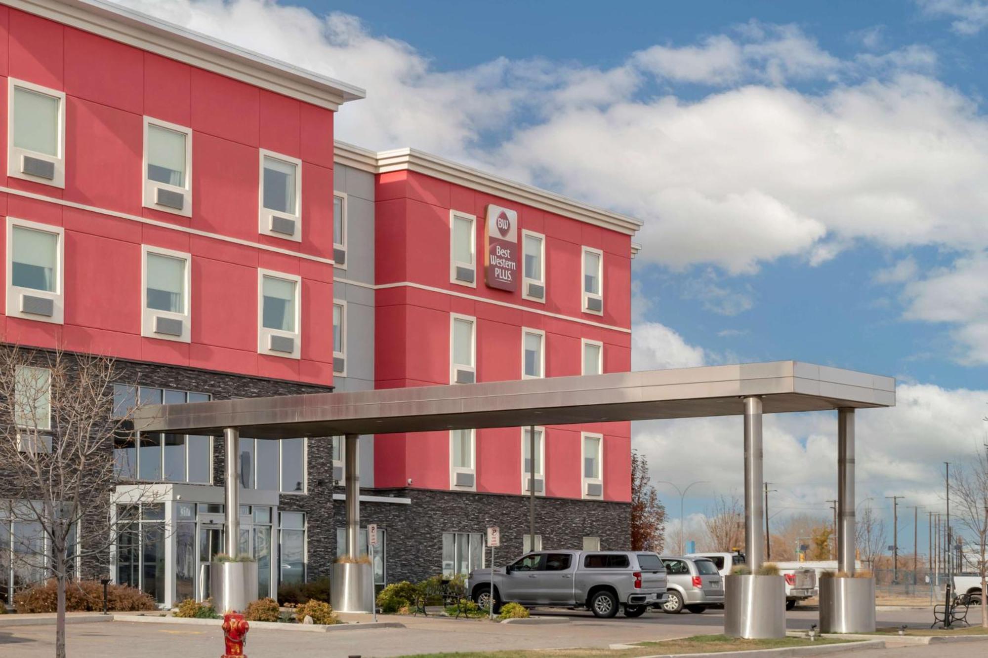 Best Western Plus Airport Inn & Suites Saskatoon Exterior foto