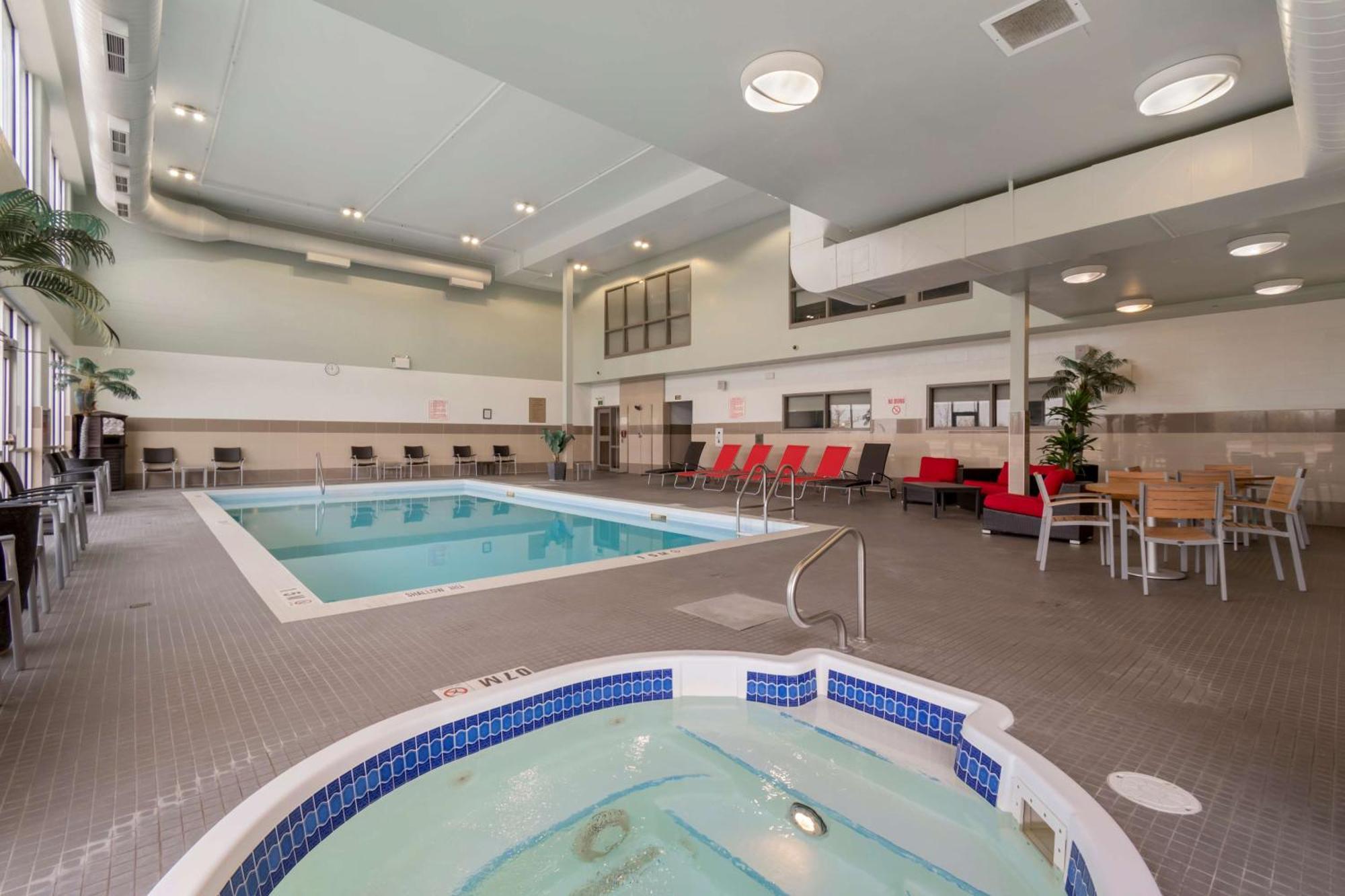Best Western Plus Airport Inn & Suites Saskatoon Exterior foto