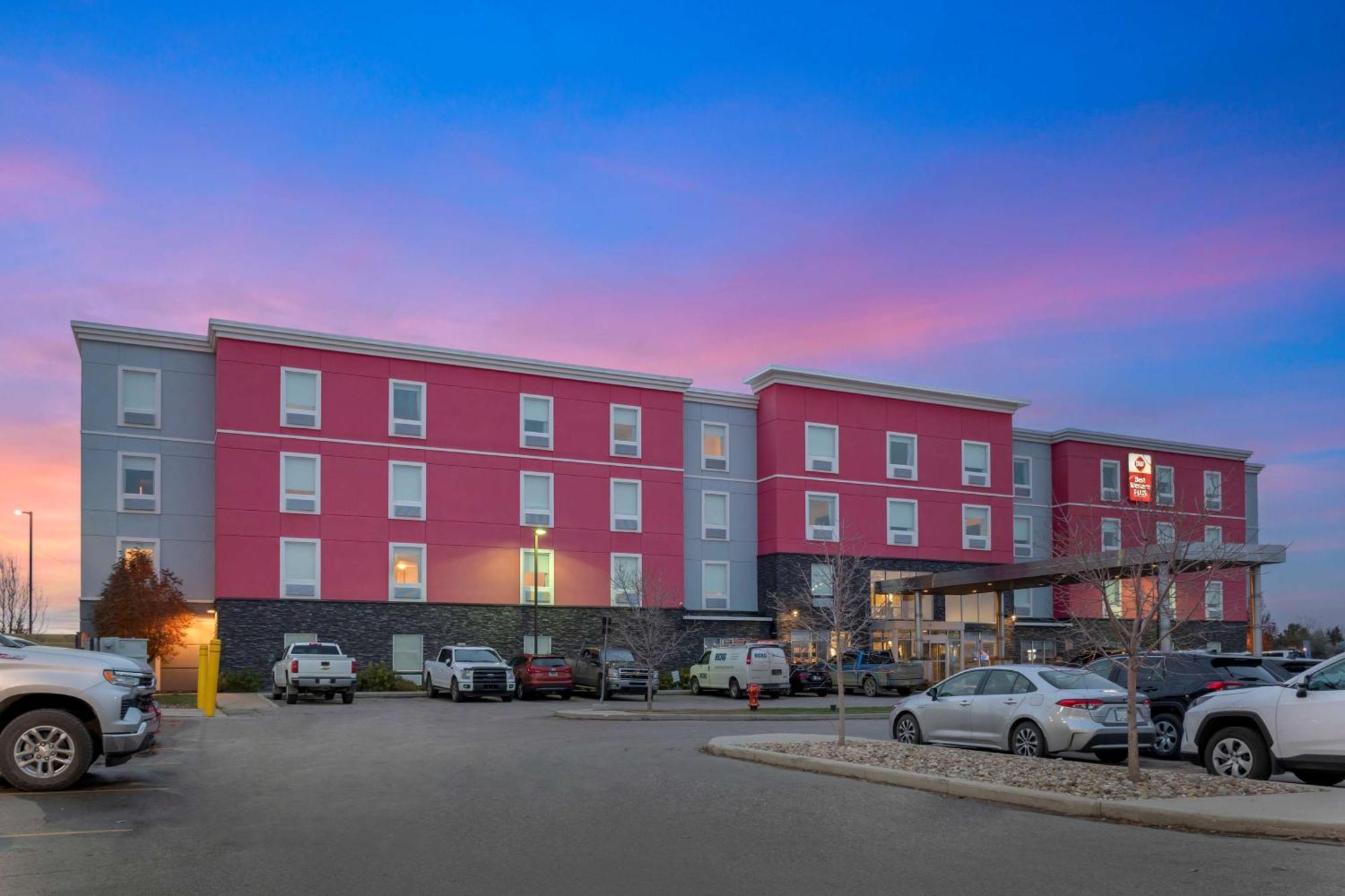 Best Western Plus Airport Inn & Suites Saskatoon Exterior foto