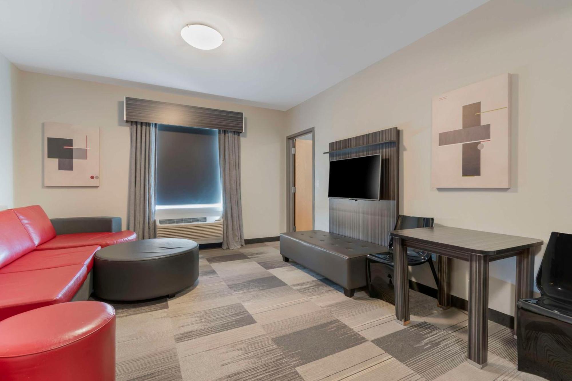 Best Western Plus Airport Inn & Suites Saskatoon Exterior foto