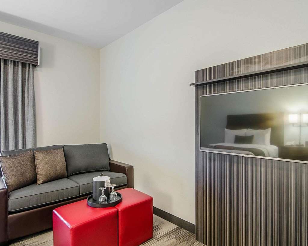 Best Western Plus Airport Inn & Suites Saskatoon Quarto foto