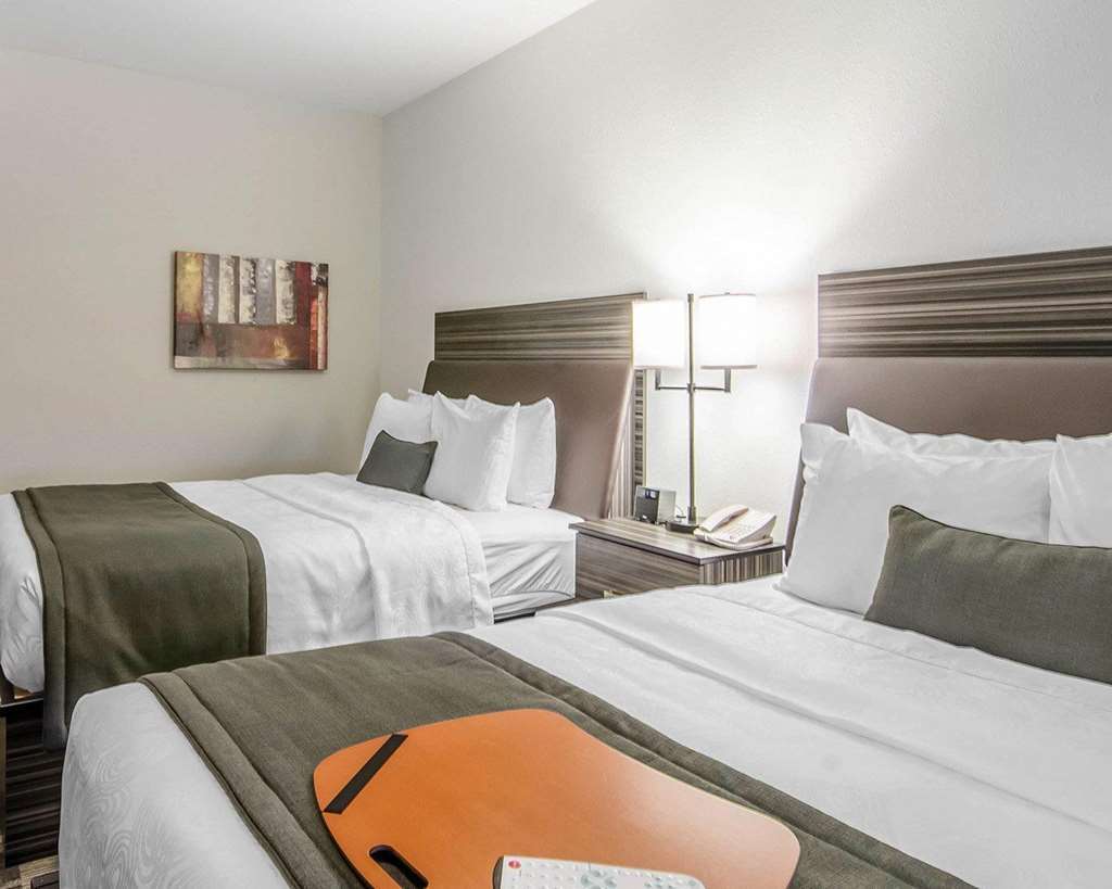 Best Western Plus Airport Inn & Suites Saskatoon Quarto foto