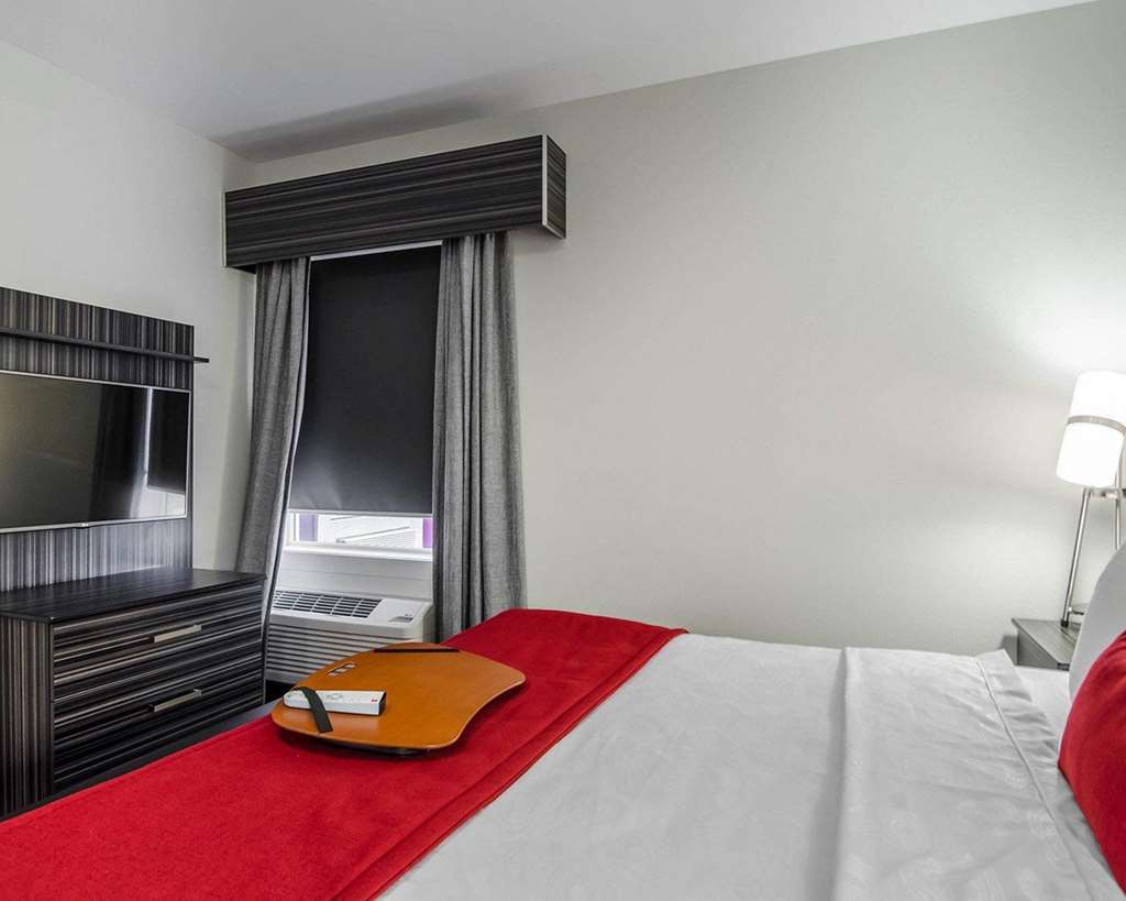 Best Western Plus Airport Inn & Suites Saskatoon Quarto foto